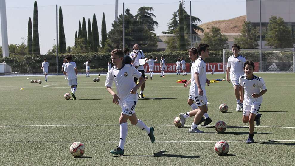 Escolar del Real Madrid - Mundo Diversal