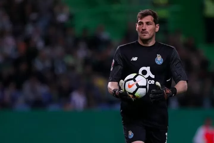 Iker Casillas officially retires from professional football