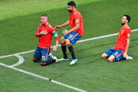 World cup updates: Spain 1-1 Russia (3-4 on pen): Sloppy Spain ELIMINATED World cup updates: Spain 1-1 Russia (3-4 on pen): Sloppy Spain ELIMINATED