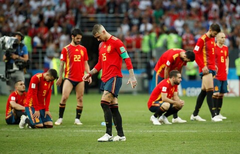 World cup updates: Spain 1-1 Russia (3-4 on pen): Sloppy Spain ELIMINATED World cup updates: Spain 1-1 Russia (3-4 on pen): Sloppy Spain ELIMINATED