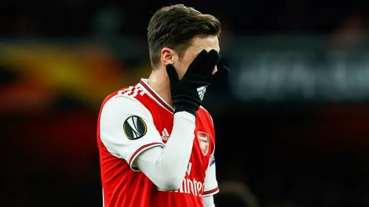 Ozil left out of Arsenal’s Europa League squad