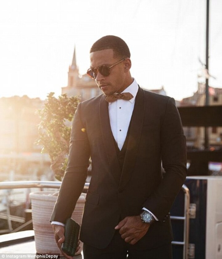 Former Man United Winger Memphis Depay Has House Burgled During Lyon Game All Football