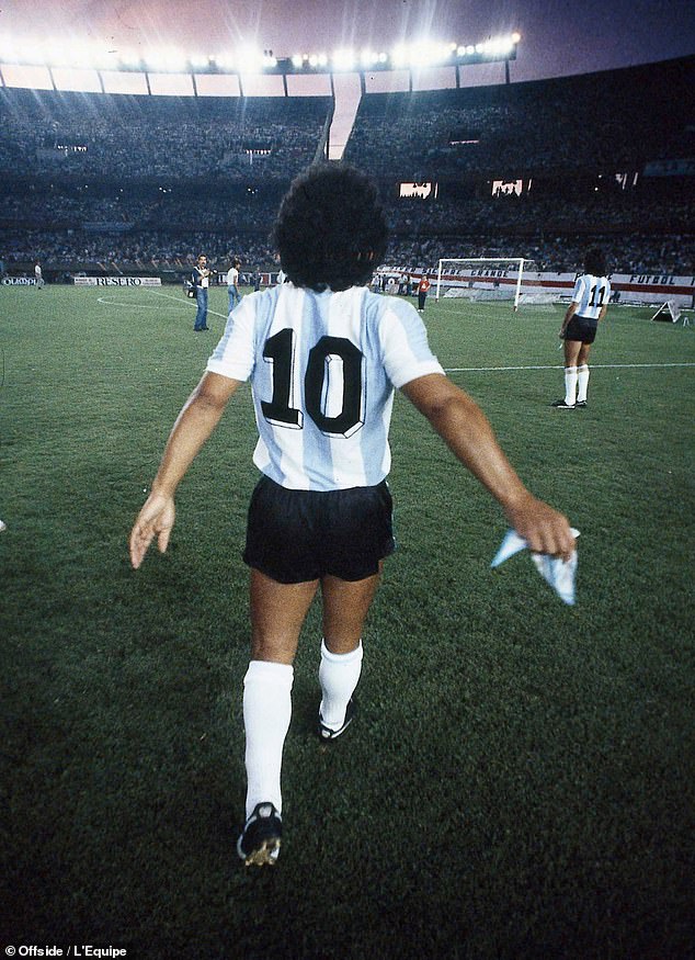 maradona 10 shirt