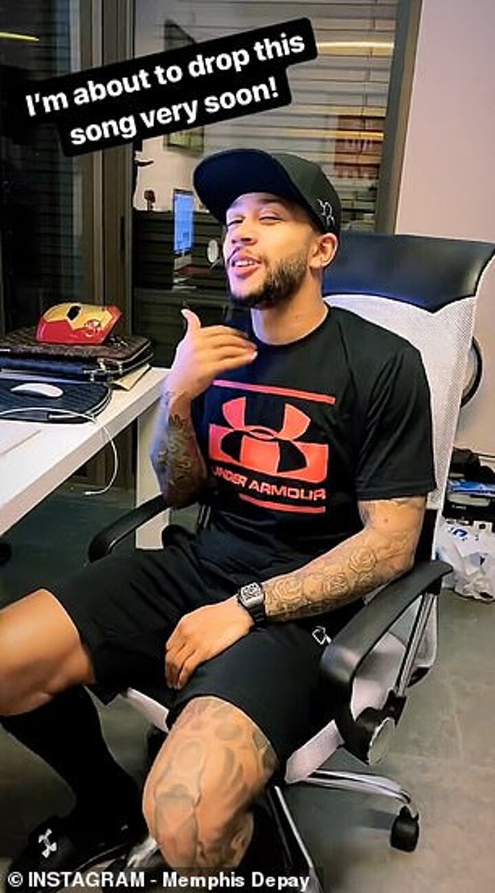 Depay Teases Latest Rap Song As Man United Flop Hits Out At Critics All Football