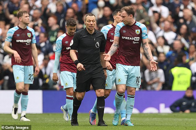 Ashley Barnes wants referee and VAR consistency - video Dailymotion