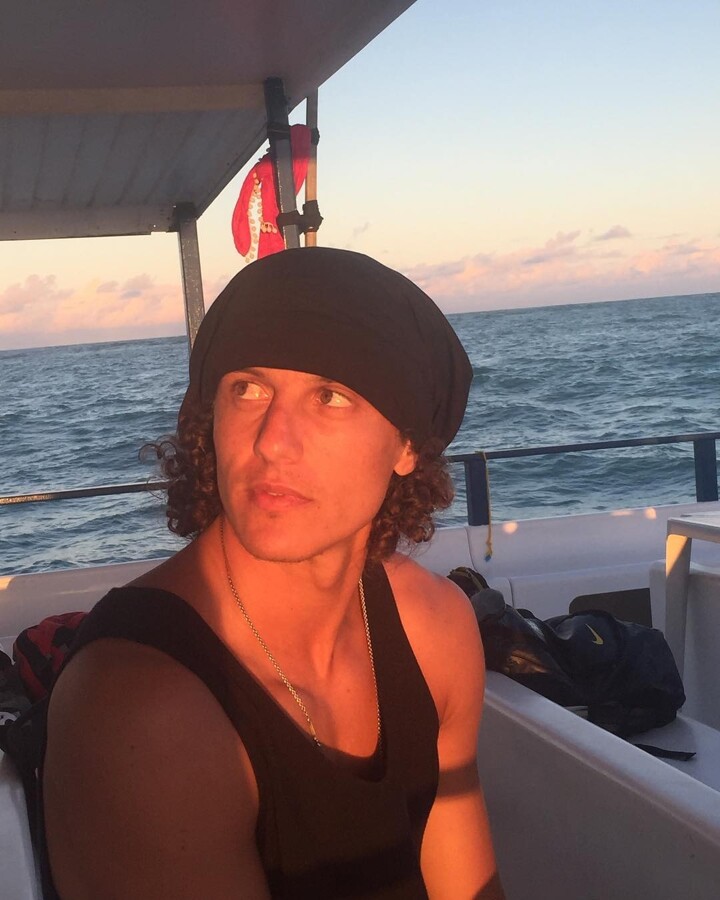 Like A Model Frizzy Top Twins Luiz Guendouzi Who Will Win The Hair Rivalry All Football