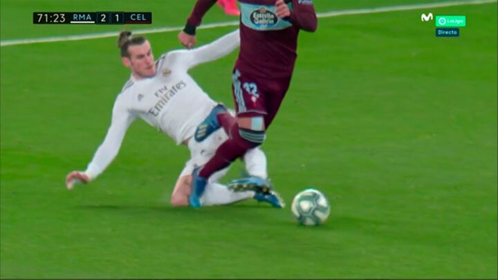 Bale S Tackle On Rafinha Deserved A Red Card All Football