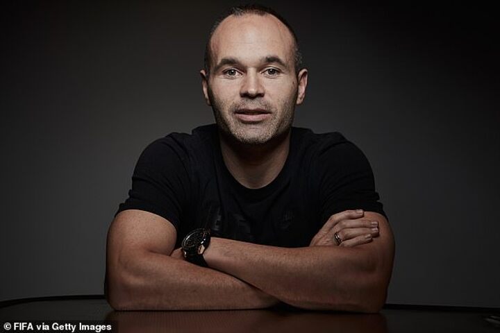 Andres Iniesta On Returning To Barcelona Lockdown In Japan And Getting A Photo With Peter Crouch All Football To lower your body close to the ground b.: all football