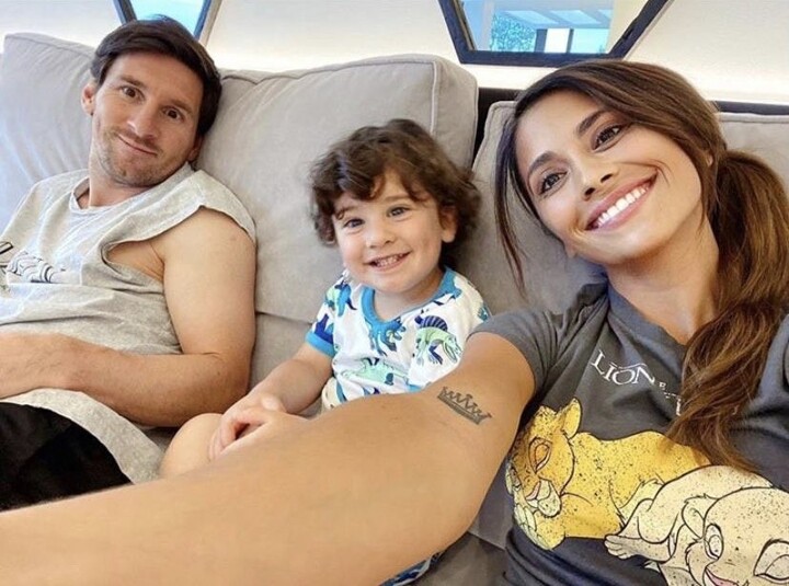 Cute Family Antonela Shares Selfie With Smiling Messi And Little Ciro All Football