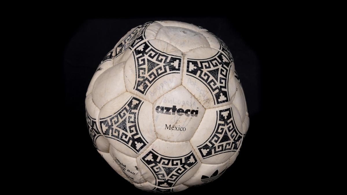 伊メディア：マラドーナの1986年W杯使用ボールが250万ドルで競売へ