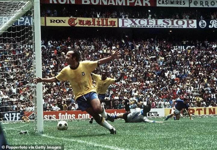 Brazil evoke adored memories of 1970 and 1982 as Pelé watches on