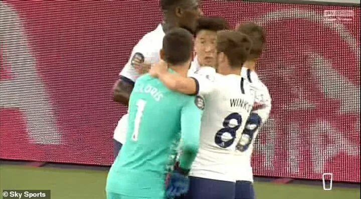 Hugo Lloris And Heung Min Son Have To Be Separated In Feisty Scenes At Half Time During Everton Game All Football