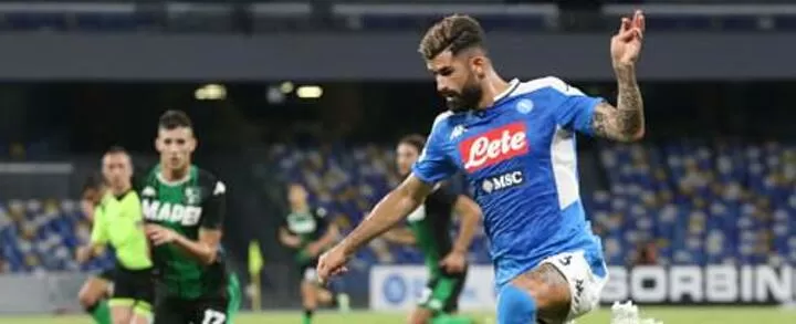 Napoli 2 0 Sassuolo Napoli Survive Sassuolo Scares All Football