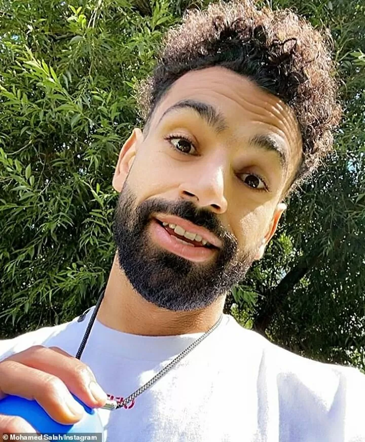 Mohamed Salah ditches trademark afro for fresh fade as Liverpool ...