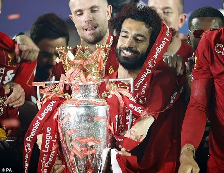 Mohamed Salah ditches trademark afro for fresh fade as Liverpool ...