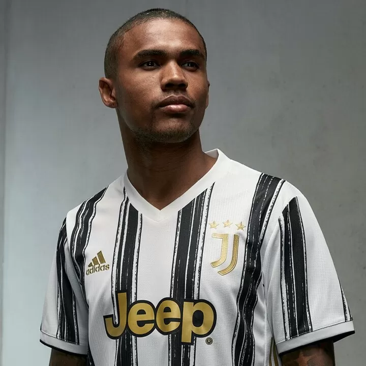  OFICIAL La Juventus estrena la camiseta de su casa para el