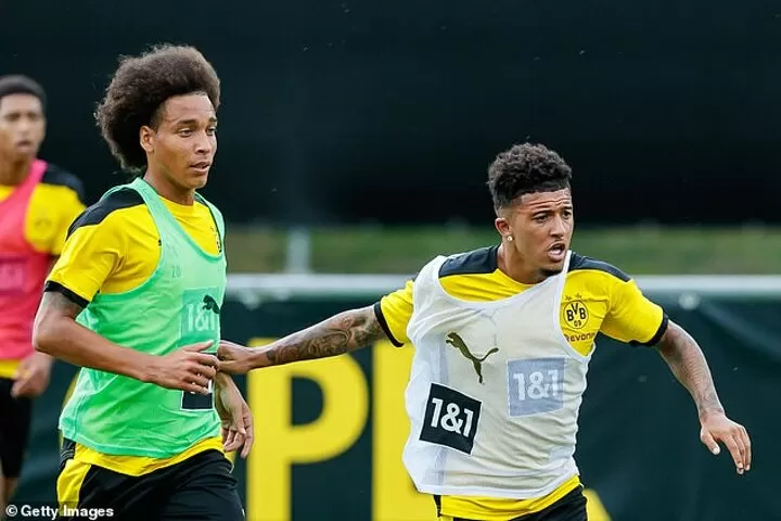 Jadon Sancho Isn T Unhappy Still Being At Borussia Dortmund Says Team Mate Roman Burki All Football