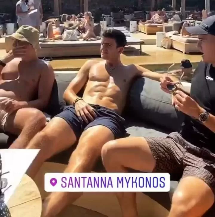Harry Maguire Racked Up A 63 000 Bar Bill Before Mykonos Brawl That Saw Him Punch A Cop All Football