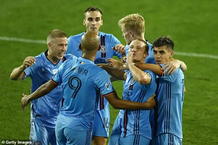 Man City S Contract Offer To Messi Could Include A New York City Fc Clause All Football
