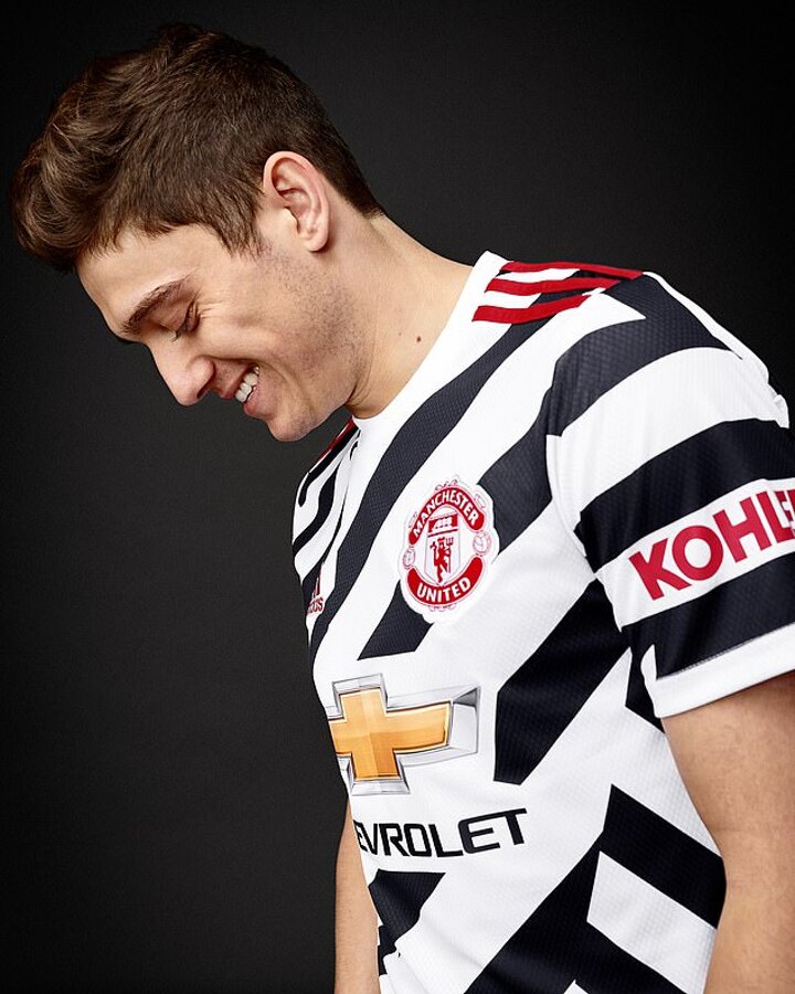 Manchester united zebra kit sales