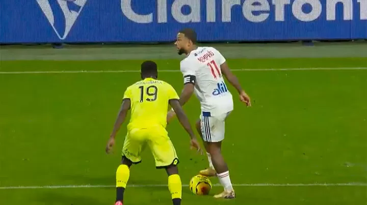 Lyon React Angrily To Reports Linking Memphis Depay With Barca All Football