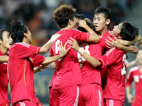 Tibet flag display causes China U-20 side to walk out of first match in Germany