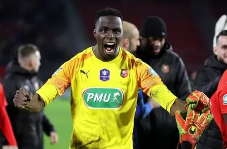 Edouard Mendy S Move To Chelsea Held Up By Rennes Who Now Want Fikayo Tomori As Part Of The Deal All Football