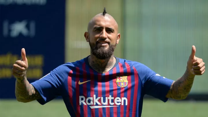 Which shirt number will Arturo Vidal 