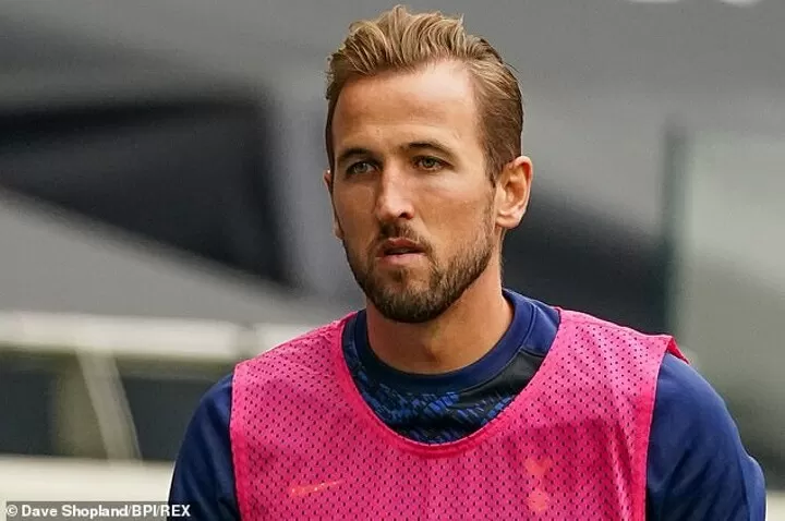 Harry Kane will turn back on Spurs  and 100m could seal Man Utd deal  says Paul Merson  Daily Star