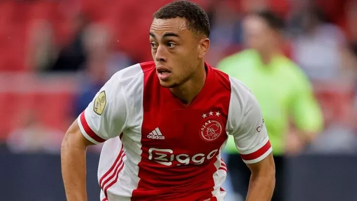 Max Aarons Ac Milan And Roma Interested In Norwich Defender All Football