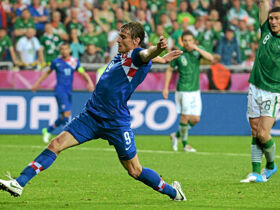 Manzano seguirá contando con su goleador, Nikica Jelavic
