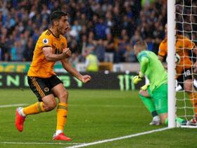 Everton bute sur Wolverhampton