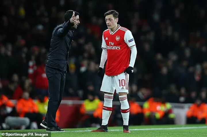 Al Nassr 'make £5m bid for Arsenal's Mesut Ozil' but German rejects the  deal| All Football