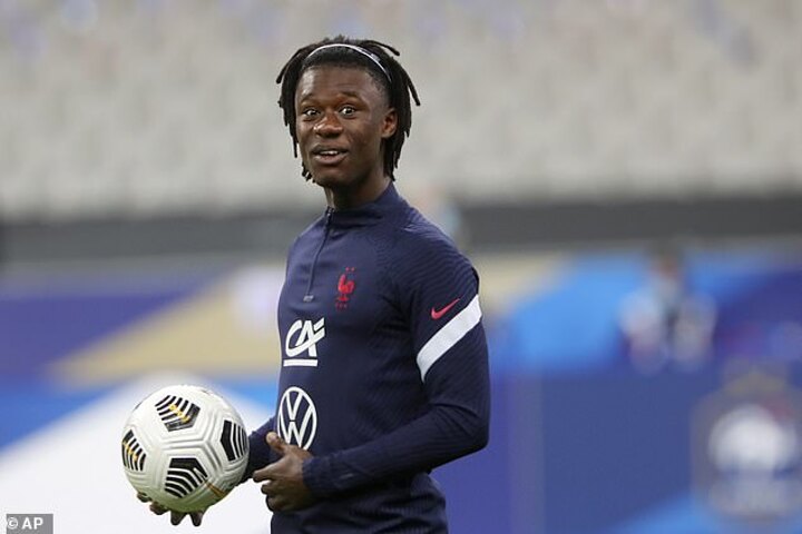 Eduardo Camavinga shows off Ronaldo s on snapchat after Nations