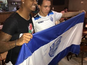 Michel vai a restaurante se despedir da torcida do CSA: "Quero voltar um dia"