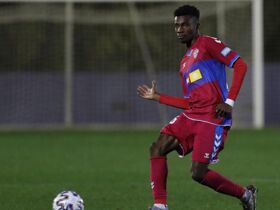 Mfulu y Diego González, bajas para enfrentarse al Atlético