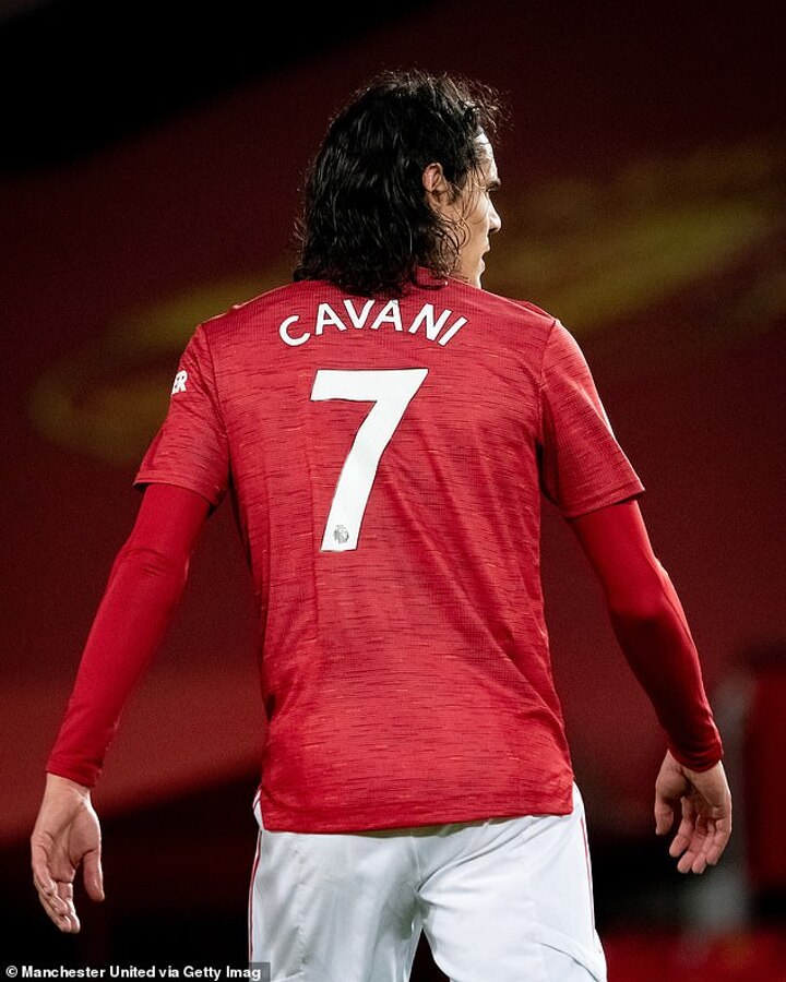 Cavani top shirt number