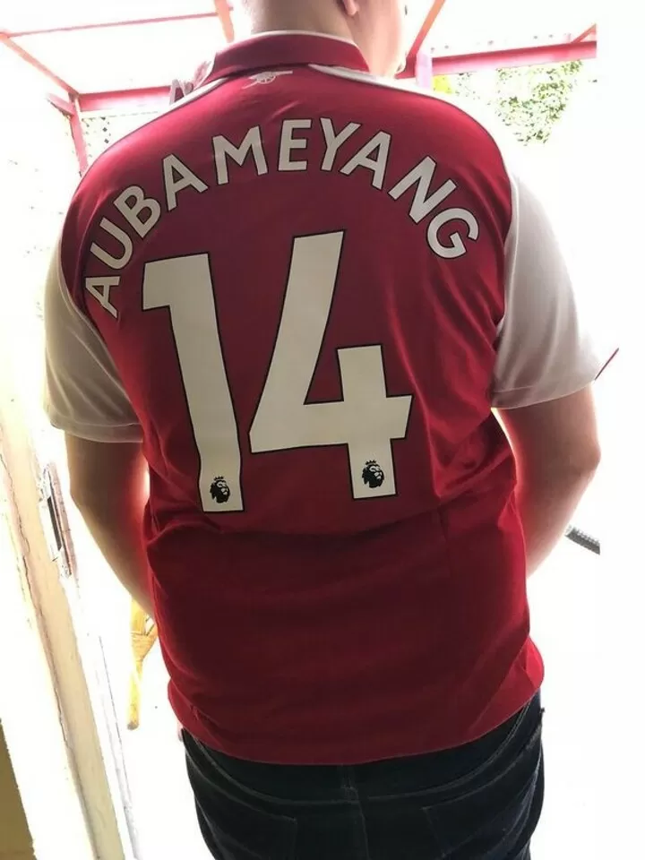 Arsenal Fans Get Aubameyang Number 14 Shirts Printed Even Before The Deal Is Done All Football