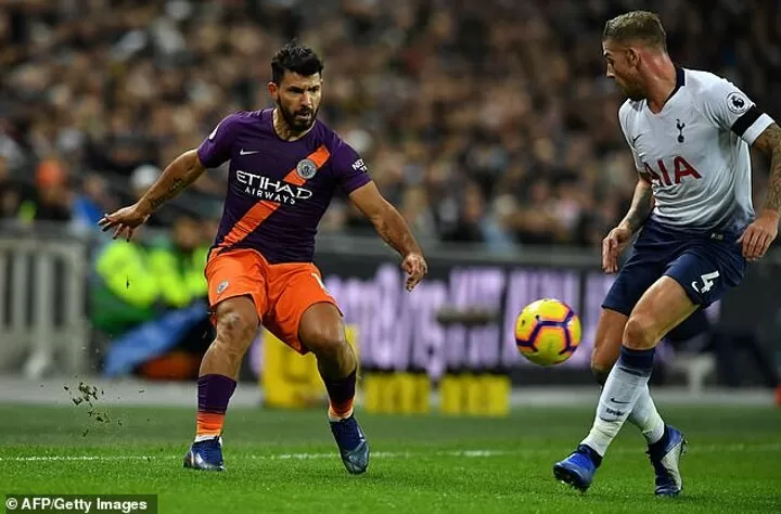 Sergio Aguero Sees Pop Star Enrique Iglesias All Football