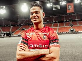 Ben Arfa ya posa con los colores del Rennes