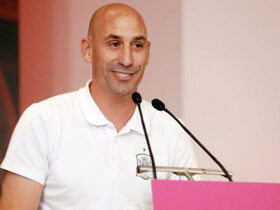 Rubiales: "¿El móvil en las comidas? Yo no lo dejo fuera, pero sí lo pongo en silencio"