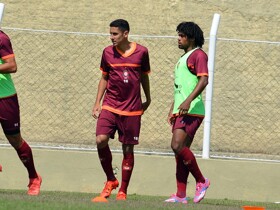 "Cada jogo está sendo uma decisão", diz Bruno Tubarão sobre luta para sair do Z-4