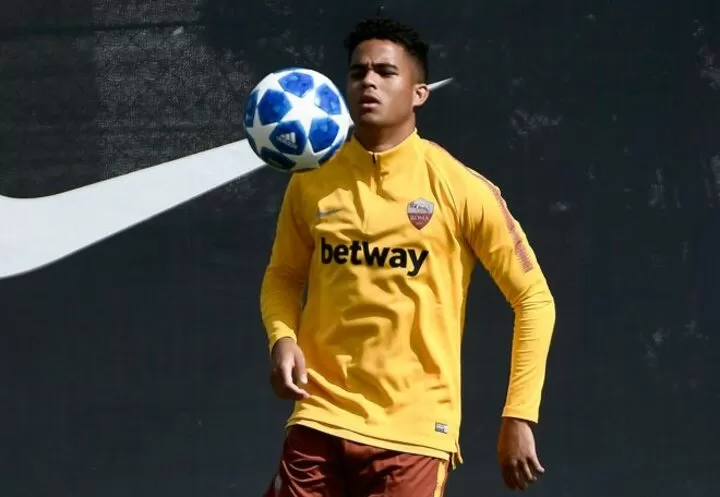 Justin Kluivert Was Monchi S Statement Signing All Football