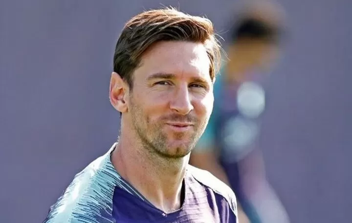 Lionel Messi's Top 10 Most Iconic Hairstyles | Fotos de homens, Jogadores  de futebol, Messi