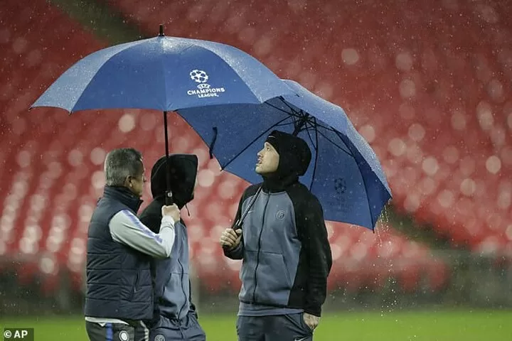 Inter Stars Walk Round Wembley To Feel Atmosphere Ahead Of Tottenham Showdown All Football