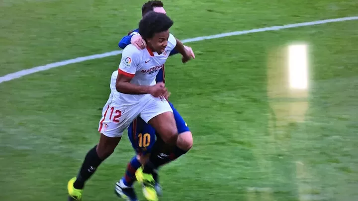 Andujar Oliver Messi S Challenge On Kounde Was Not Worthy Of A Second Yellow Card All Football