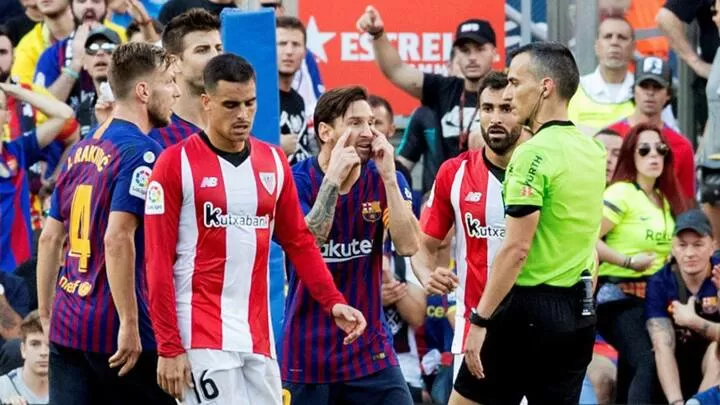 Almost Half Of Barca S Yellow Cards Are For Protesting This Season All Football