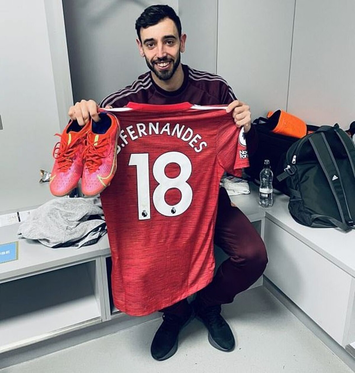 Bruno Fernandes auctions off his shirt and boots from City win to raise  funds for ill kids | AllFootball