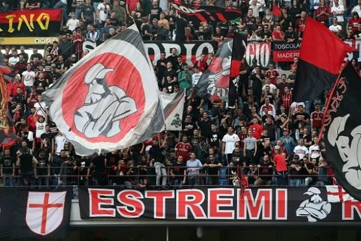 Piquadro ac milan outlet