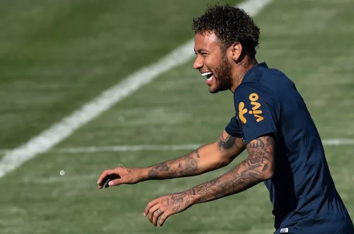 Neymar desperate to leave PSG for Real Madrid but will not wage war and  will stay until 2019  The Sun